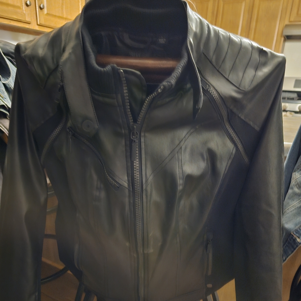Womens size Large Harley Davidson leather jacket